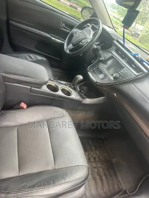 Toyota Avalon 2022 Black