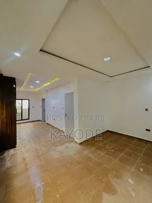 3bdrm Duplex in Ogombo for sale