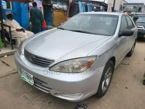 Toyota Camry 2004 Silver