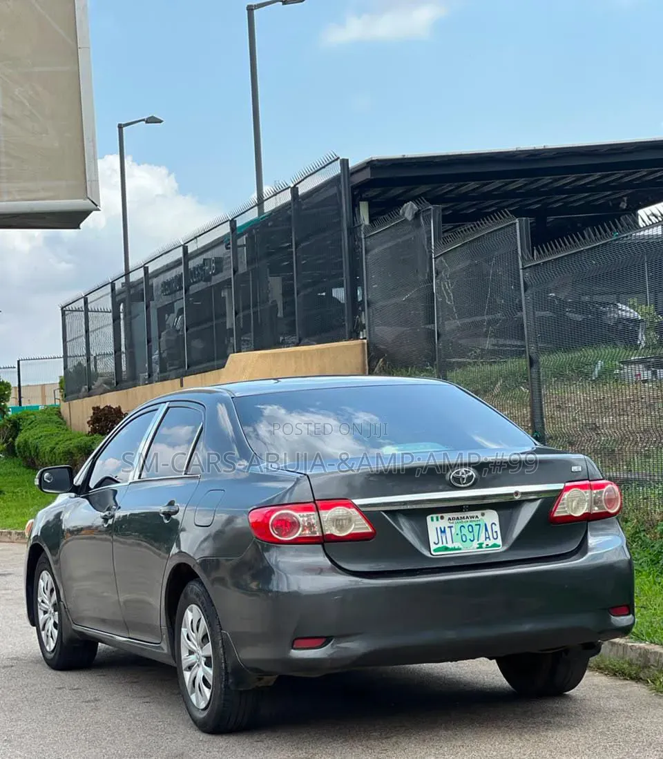 Toyota Corolla 2012 Gray
