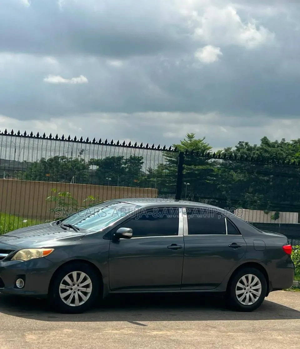 Toyota Corolla 2012 Gray