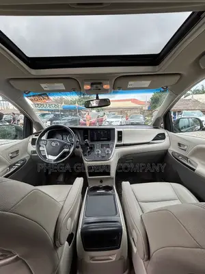 Toyota Sienna Limited AWD (3.5L 6cyl 8A) 2018 Black
