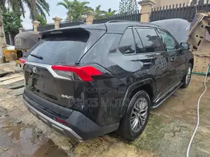 Toyota RAV4 2025 Gray