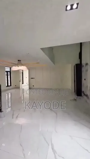 5bdrm Duplex in Lekki Phase 1 for sale