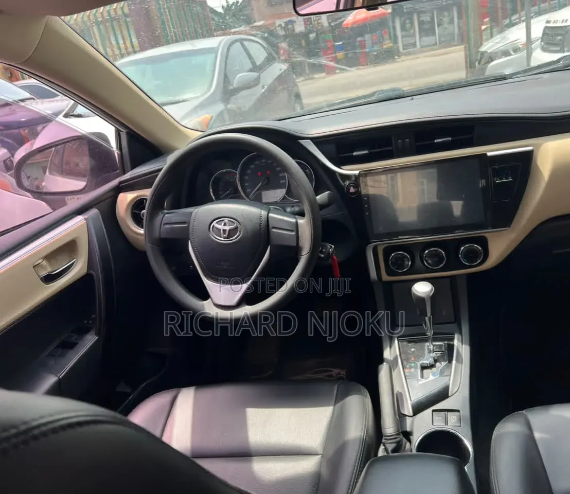 Toyota Corolla 2019 White