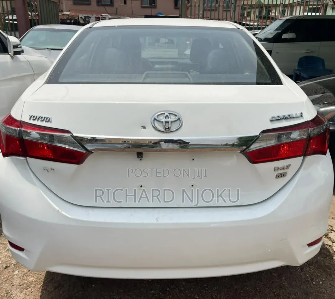 Toyota Corolla 2019 White