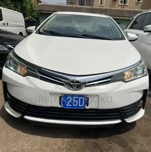 Toyota Corolla 2019 White