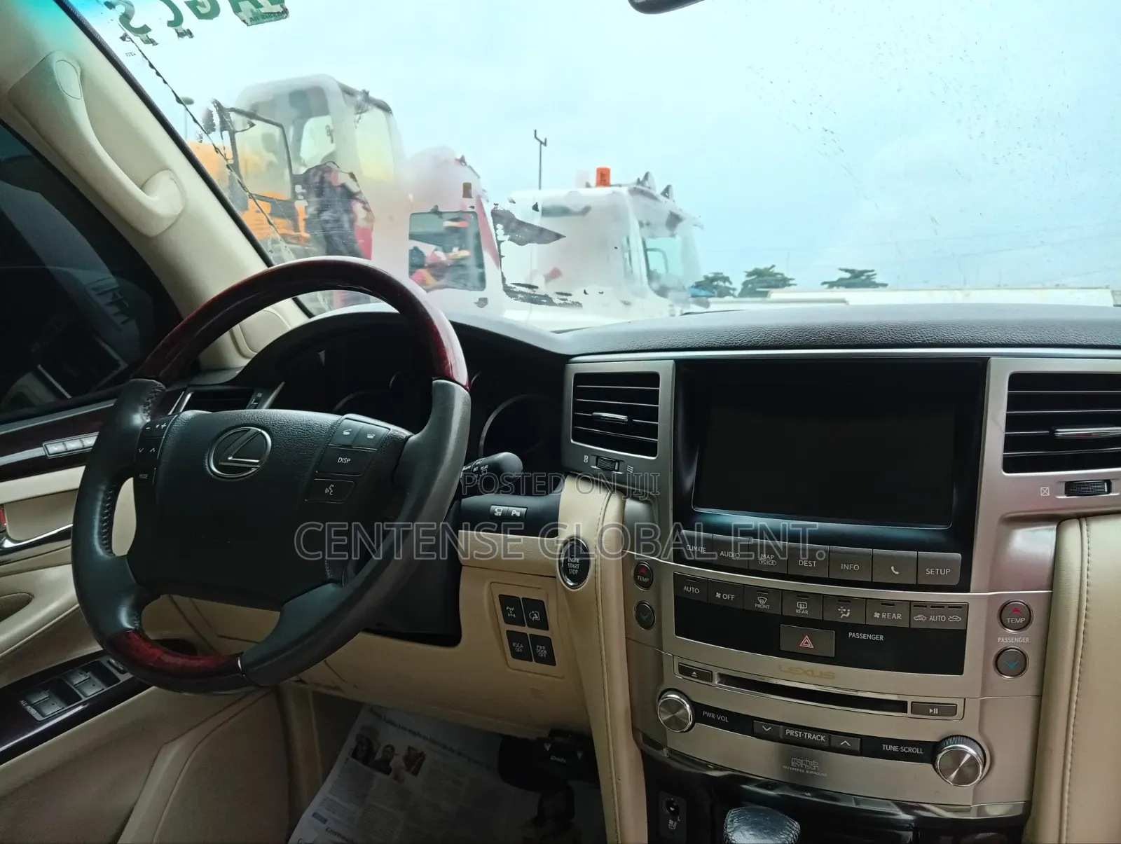 Lexus LX 2017 Gold