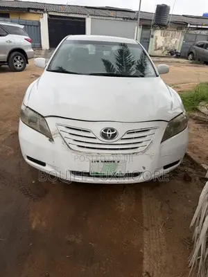 Toyota Camry LE 4dr Sedan (2.4L 4cyl 5A) 2009 White