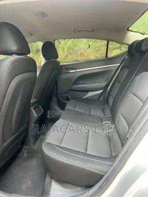 Hyundai Elantra SE 2018 Silver