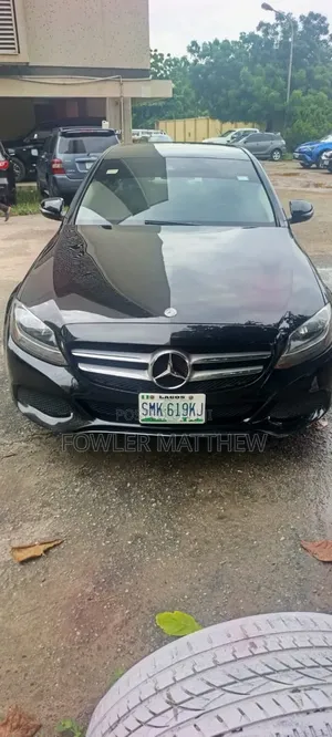 Mercedes-Benz C300 2017 Black
