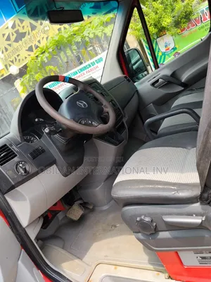 Mercedes-Benz Sprinter 2014 Red