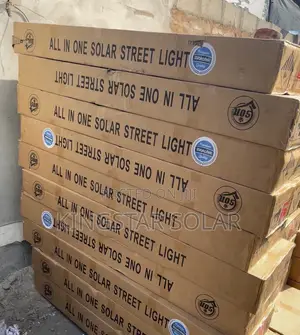 Wakatek 100W All-in-One Solar Street Light