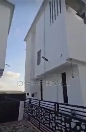 5bdrm Duplex in Hope Estate, Ago Palace for rent