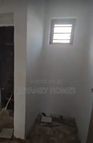 5bdrm Duplex in Hope Estate, Ago Palace for rent