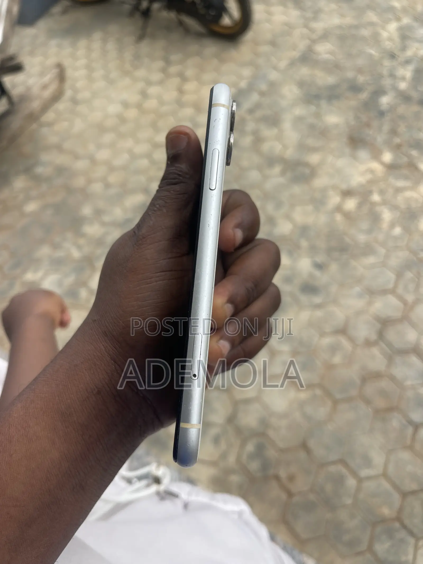 Apple iPhone 11 64 GB White