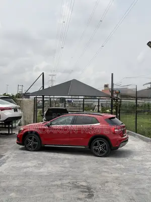 Mercedes-Benz GLA 250 2015 Red