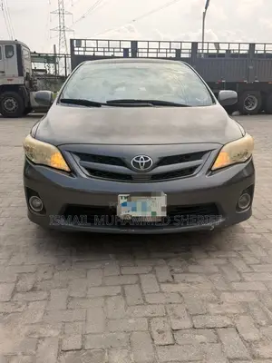 Toyota Corolla 2011 Gray