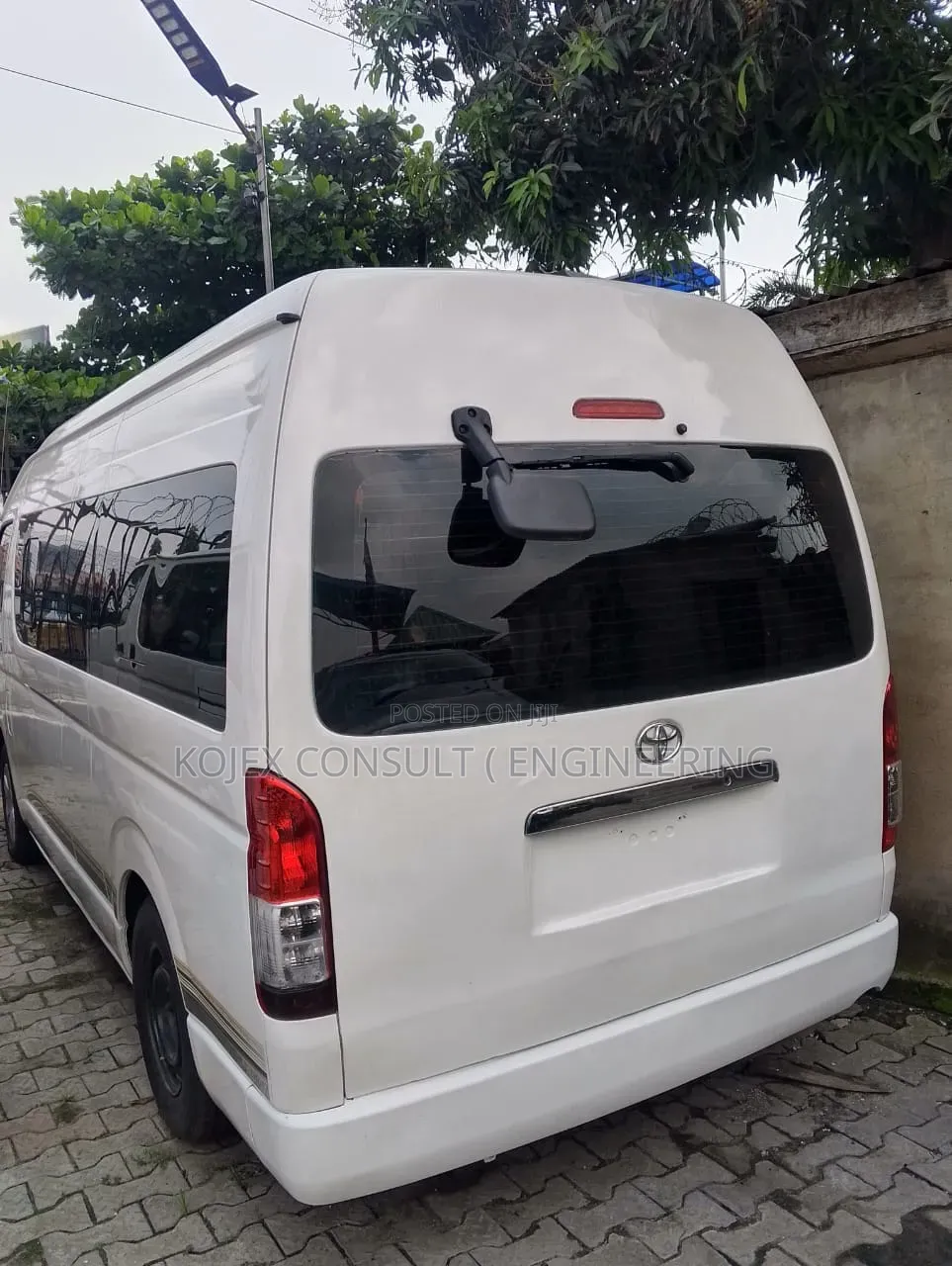 Toyota HiAce 2014 White