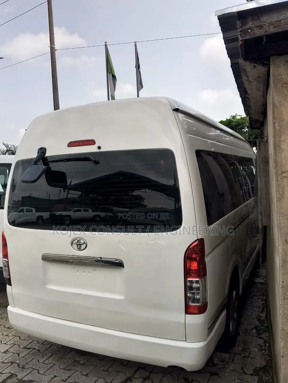 Toyota HiAce 2014 White