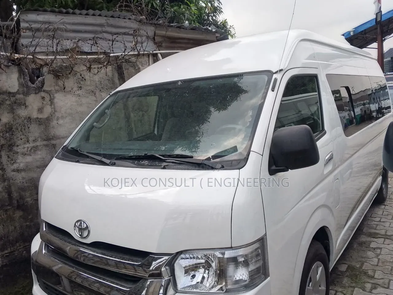 Toyota HiAce 2014 White