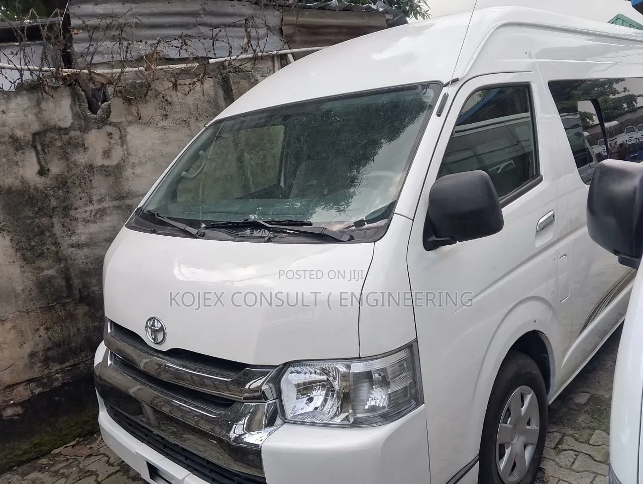 Toyota HiAce 2014 White