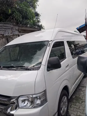 Toyota HiAce 2014 White