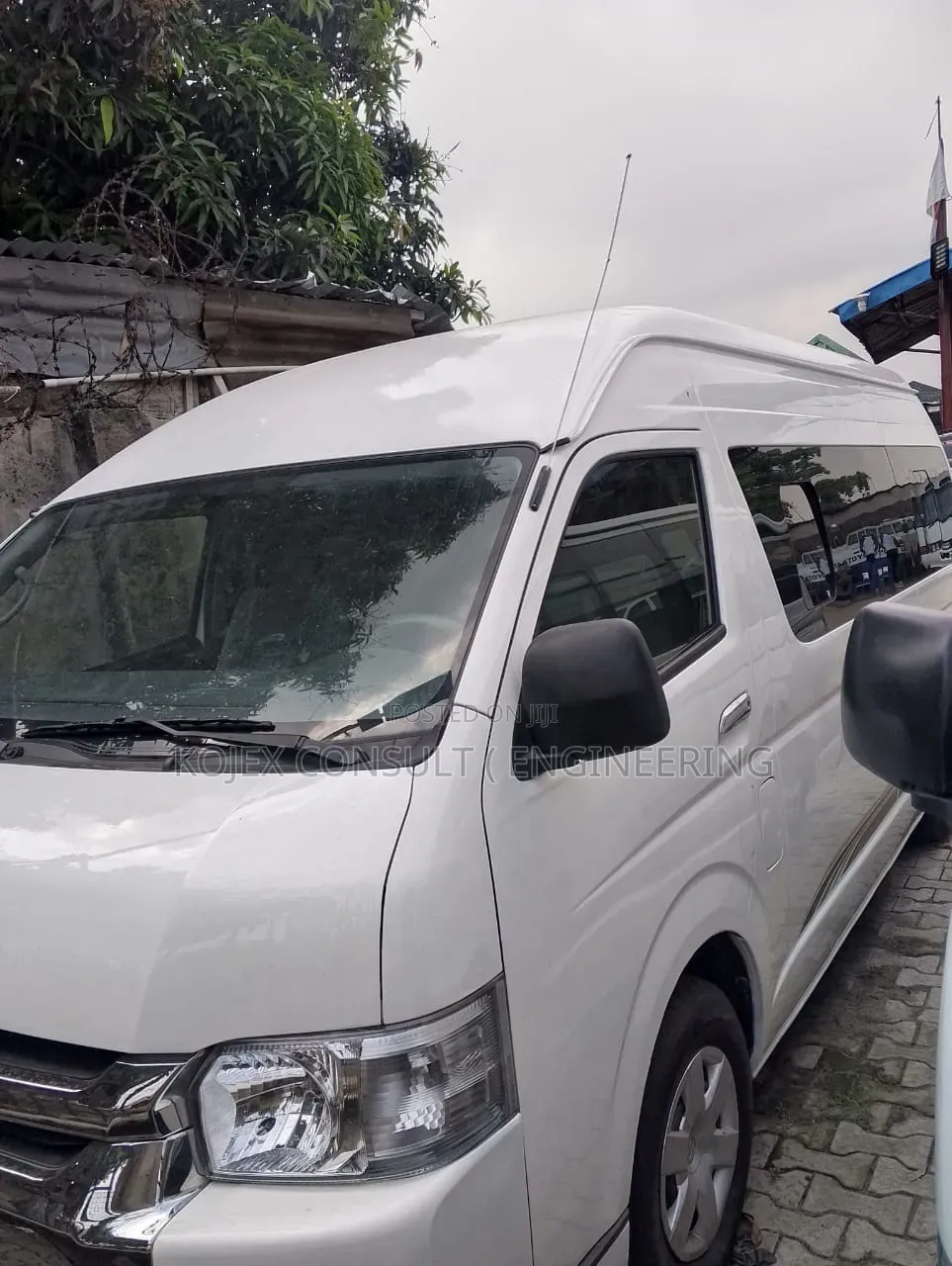 Toyota HiAce 2014 White