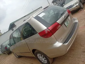 Toyota Sienna 2006 Silver