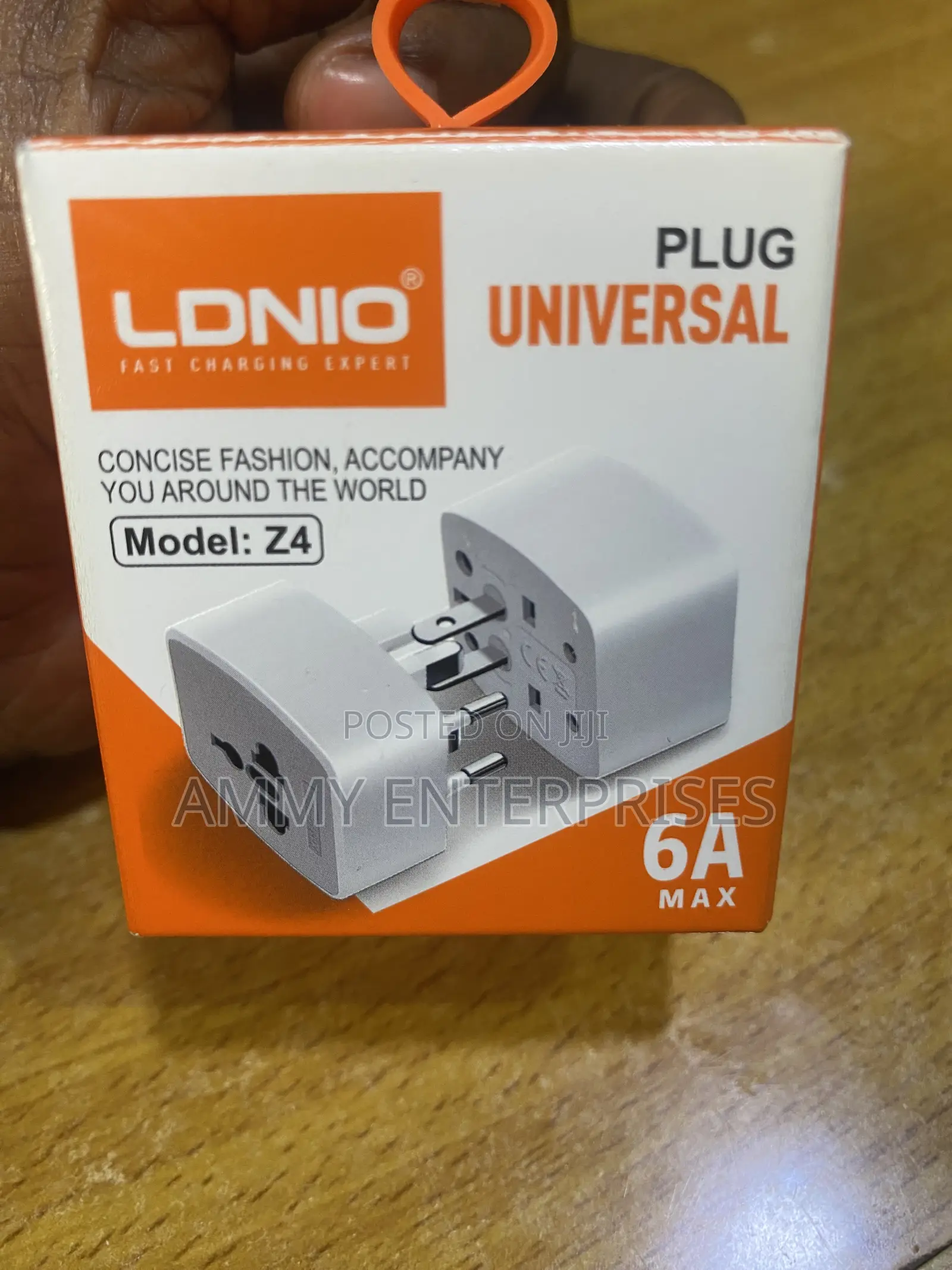 LDNIO Z4 Universal Plug Adapter - 6A Max for Worldwide Use
