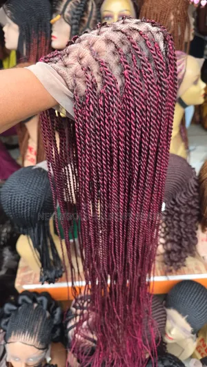 Twisting Notless Braids Available in Different Colors