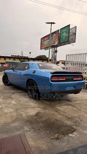 Dodge Challenger SRT Hellcat 2016 Blue