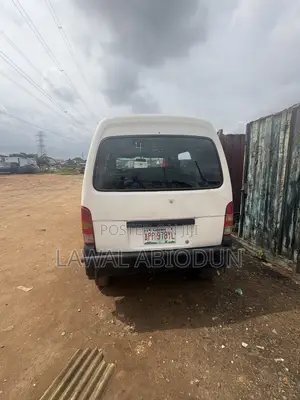 Suzuki APV Minibus 2000 White