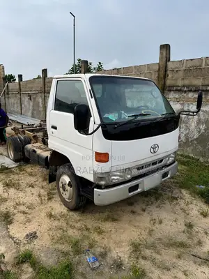 Toyota Dyna 200 Truck 2002