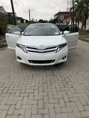 Toyota Venza AWD 2011 White