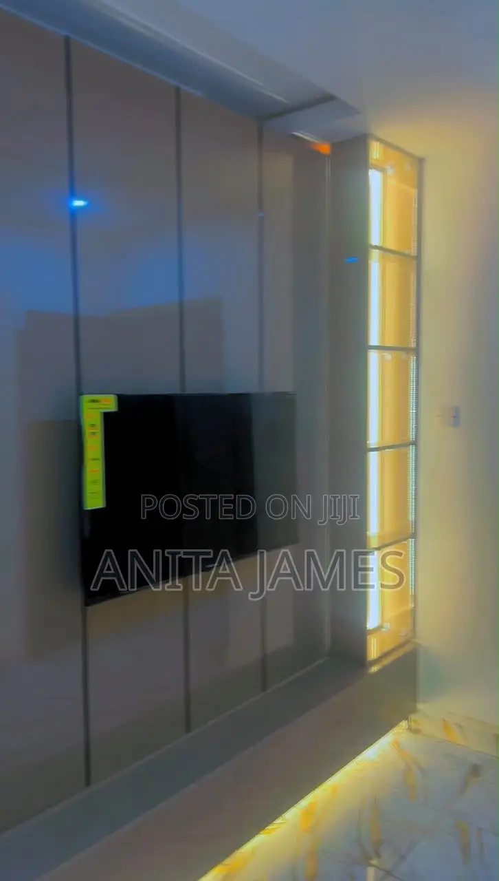 Console Wardrobe