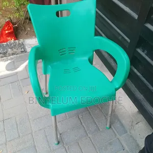 Plastic Chairs With Metal Leg