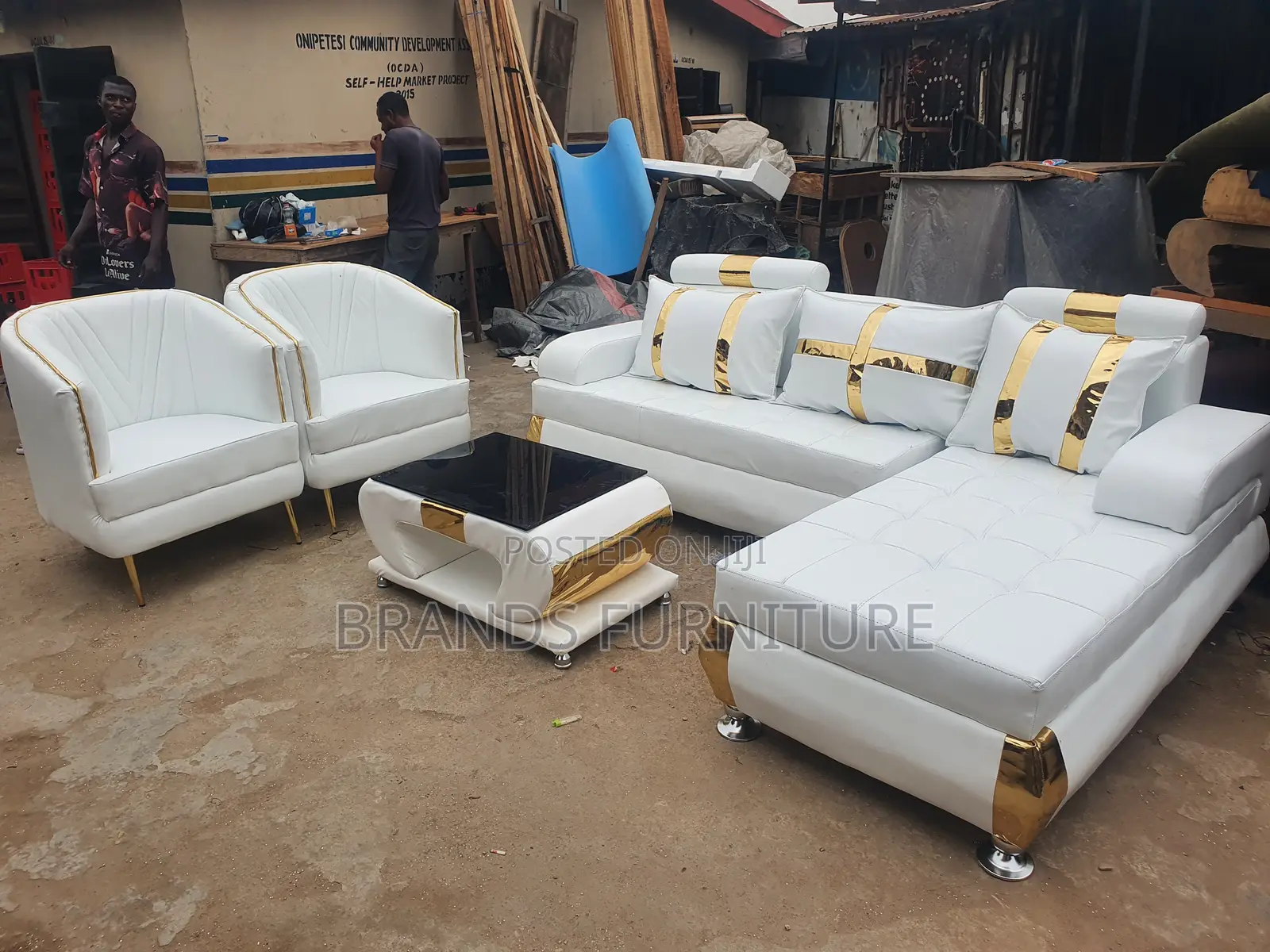 Quality White Leather Sofas Lshap Center Table With Single Seaters