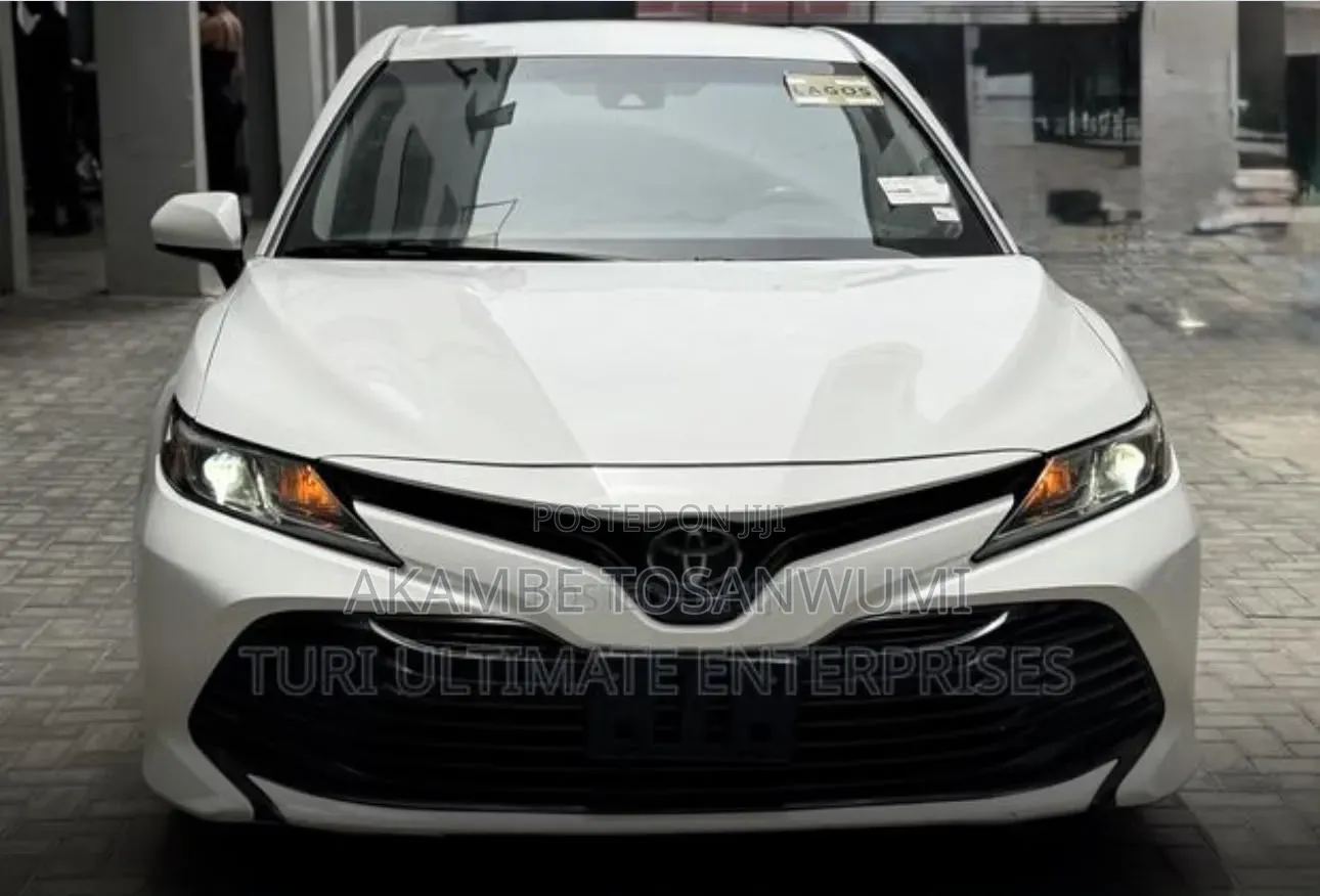 Toyota Camry 2020 White