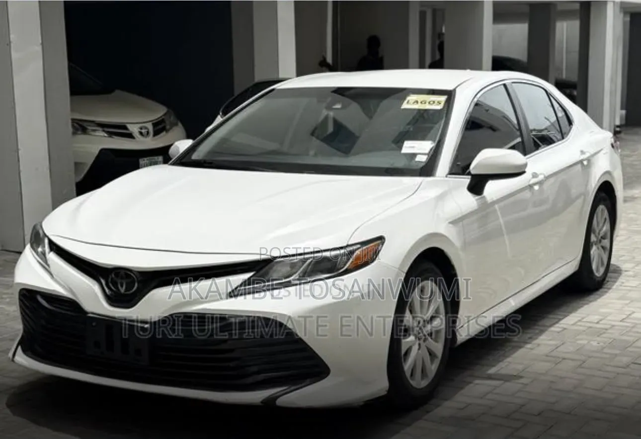 Toyota Camry 2020 White