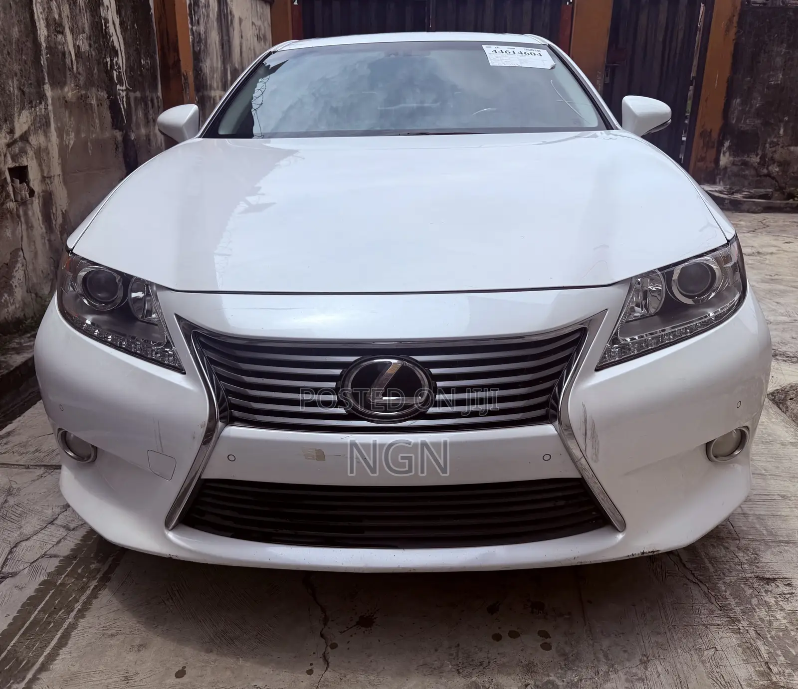 Lexus ES 350 FWD 2015 White