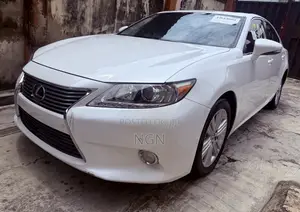 Lexus ES 350 FWD 2015 White