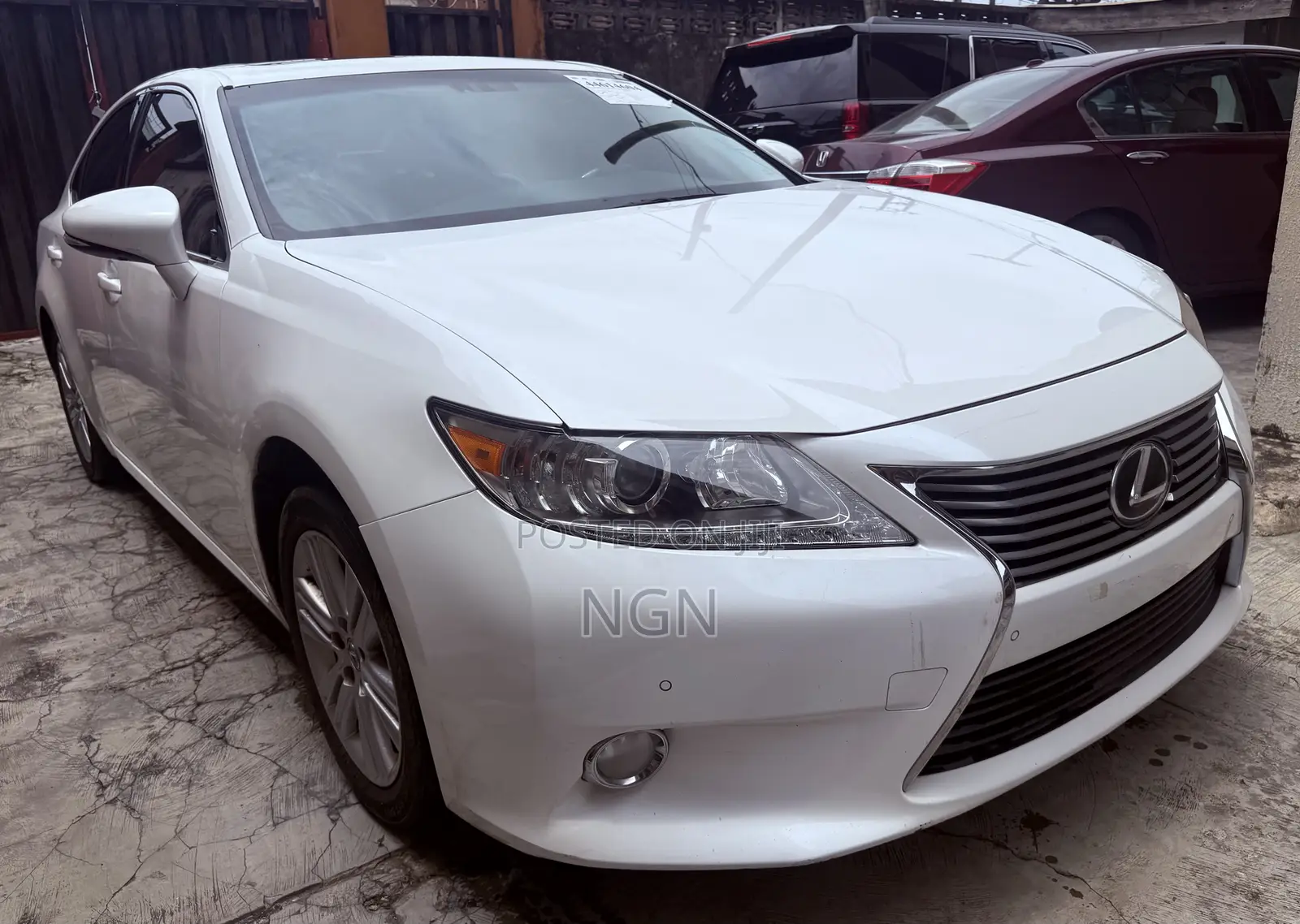 Lexus ES 350 FWD 2015 White