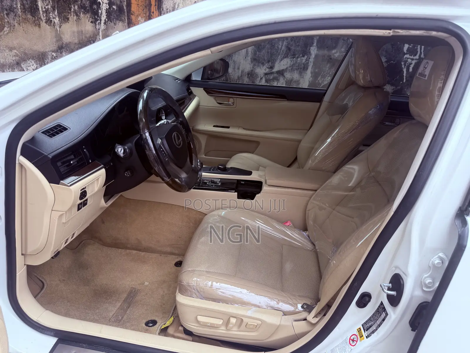 Lexus ES 350 FWD 2015 White