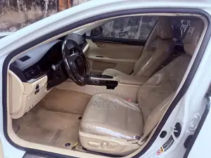 Lexus ES 350 FWD 2015 White