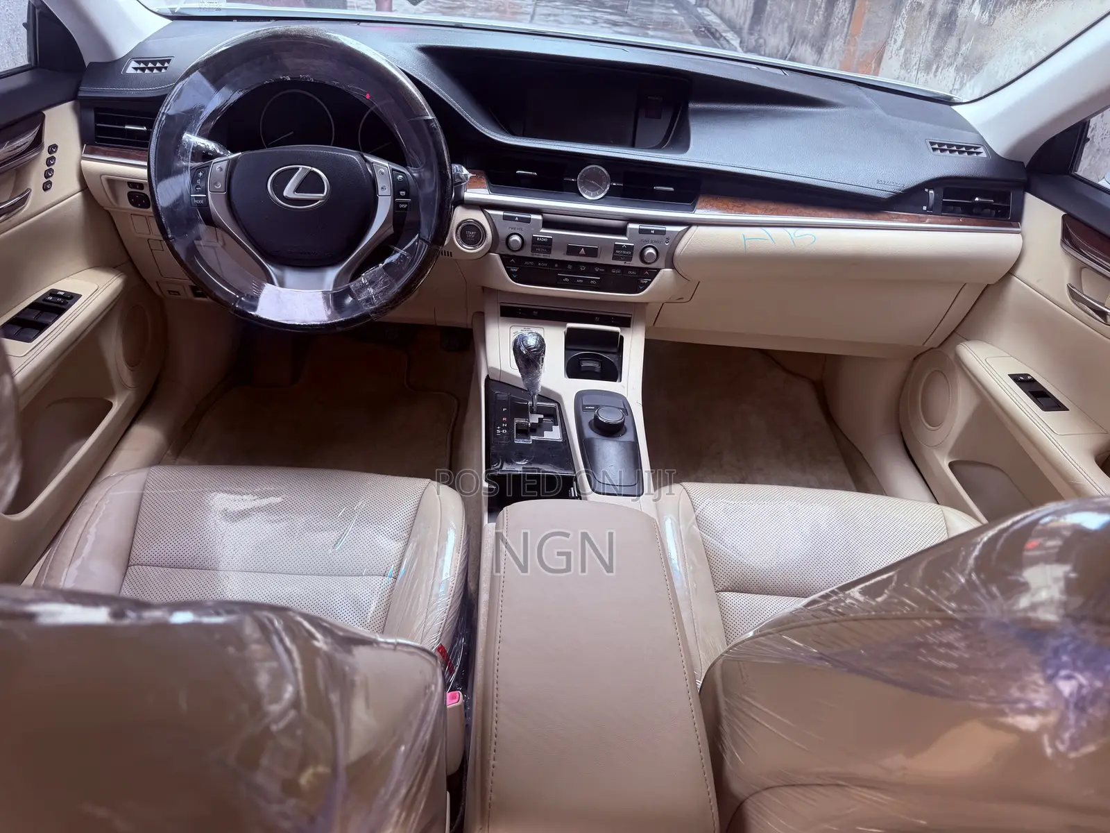 Lexus ES 350 FWD 2015 White