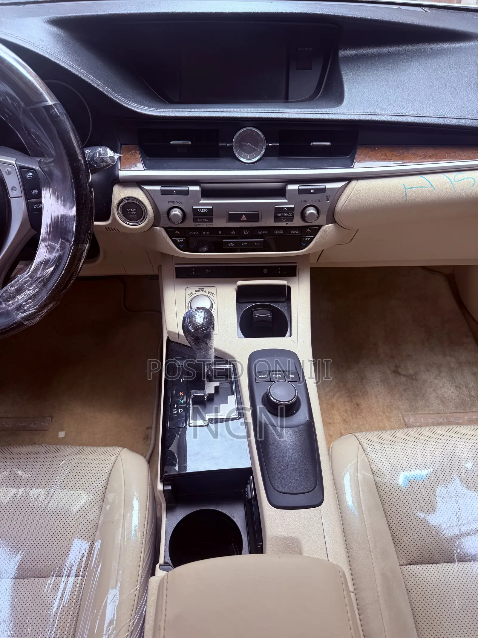 Lexus ES 350 FWD 2015 White
