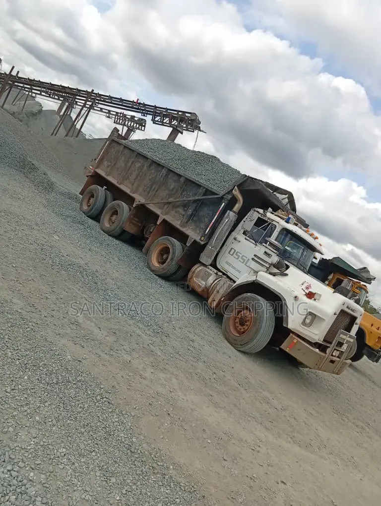 Same-Day Site Delivery: Granite, Stone Dust Hardcore (All Sizes)"
