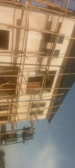 Building and Plastring