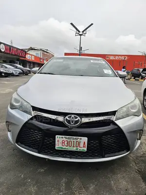 Toyota Camry SE 4dr Sedan (2.5L 4cyl 6A) 2016 Silver